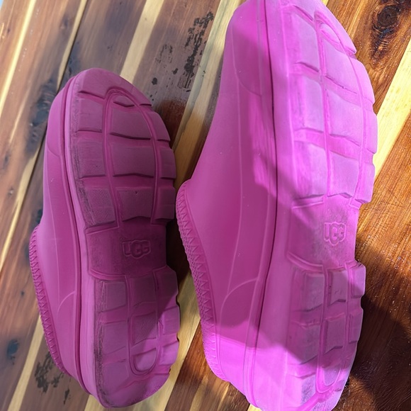 Ugg Tazman Waterproof Clog Slippers - Picture 4 of 5